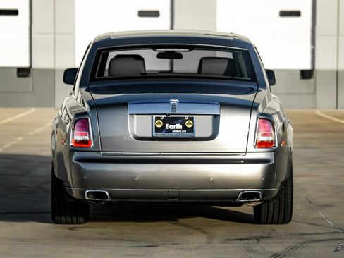 Used 2014 Rolls-Royce Phantom Sedan image 10