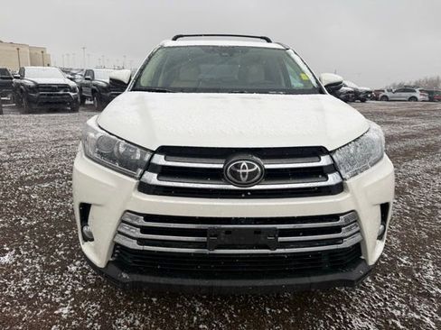Used 2017 Toyota Highlander Limited Platinum image 9