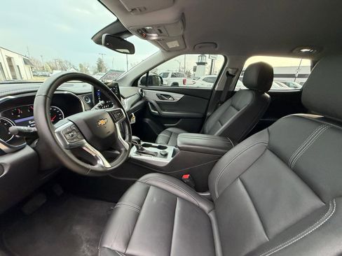 Used 2024 Chevrolet Blazer LT w/ LPO, Black Grille Bar Package image 4