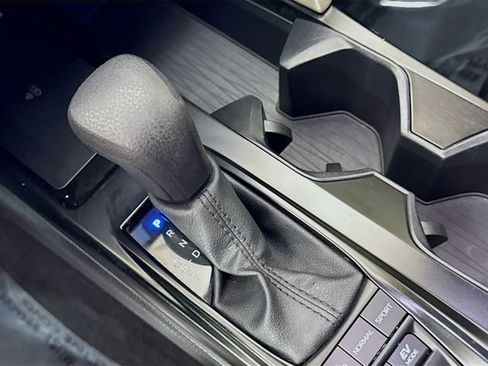 Used 2025 Toyota Camry LE image 17