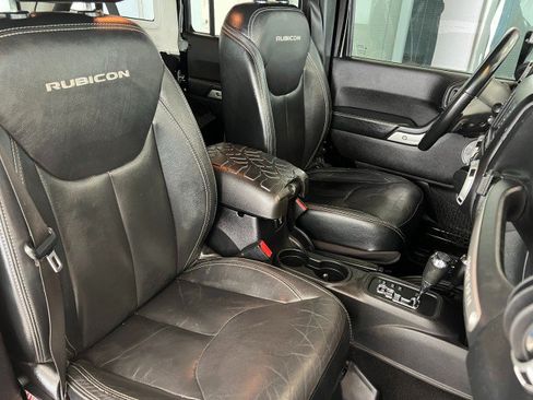 Used 2015 Jeep Wrangler Unlimited Rubicon AWD/4WD image 14