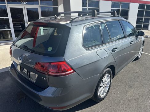 Used 2016 Volkswagen Golf S image 8