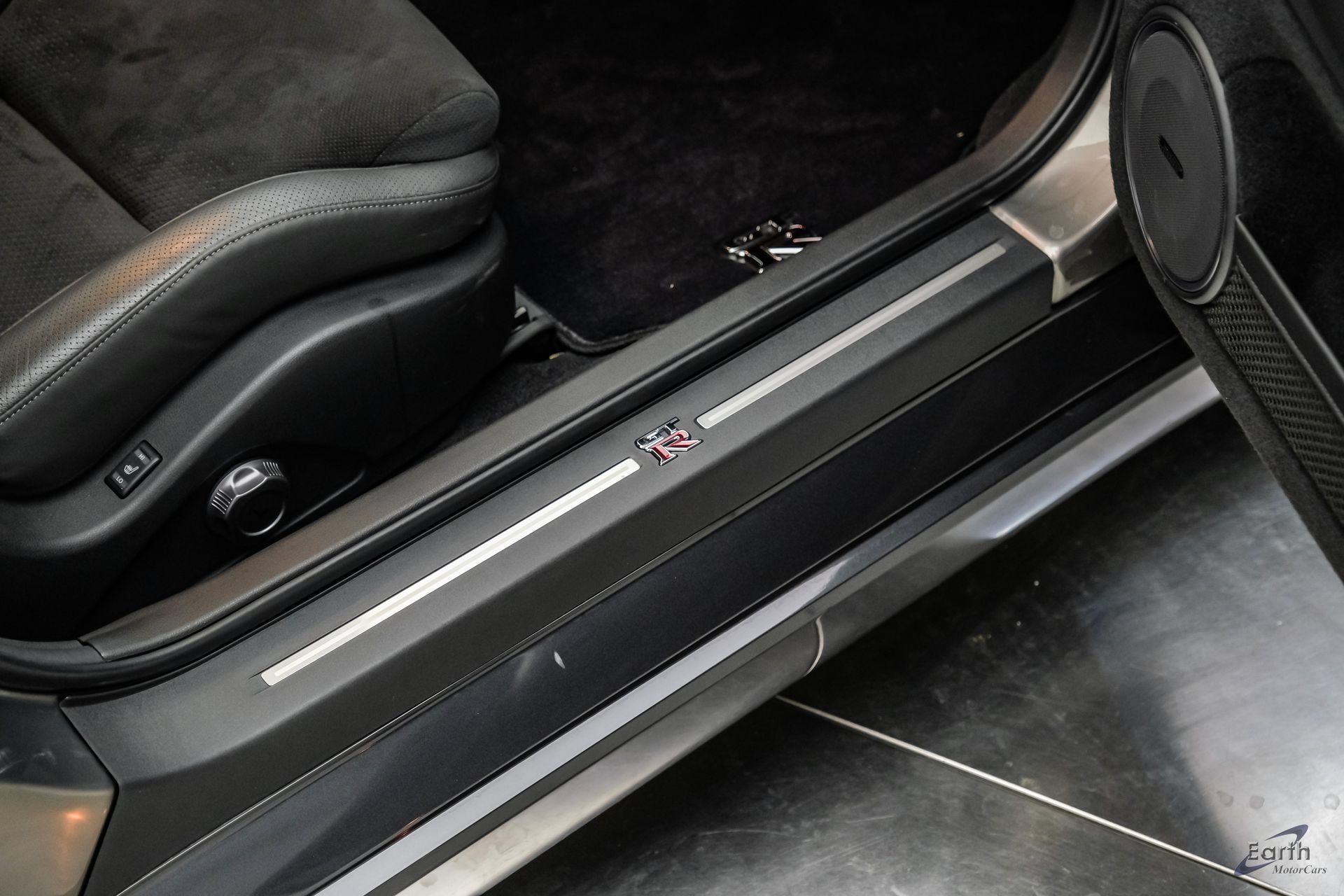 Used 2009 Nissan GT-R Premium AWD/4WD image 62