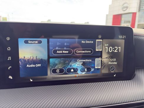 Certified 2025 Nissan Kicks SR w/ SR Premium Package image 17