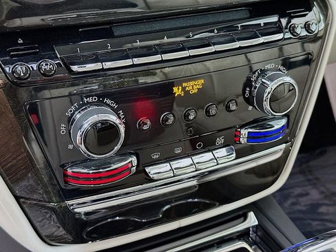 Used 2018 Rolls-Royce Phantom Sedan image 17