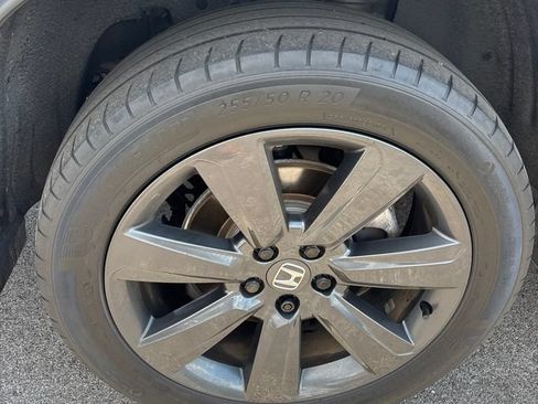 Used 2025 Honda Pilot Sport image 14