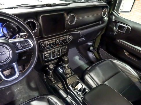 Used 2023 Jeep Wrangler Unlimited Sahara w/ Cold Weather Group image 18