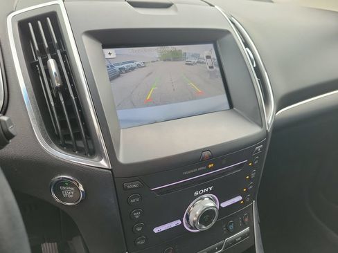 Used 2018 Ford Edge Titanium w/ Equipment Group 301A AWD/4WD image 22