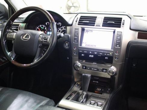 Used 2019 Lexus GX 460 Premium image 24