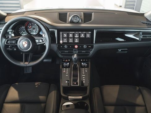 New 2026 Porsche Macan image 11