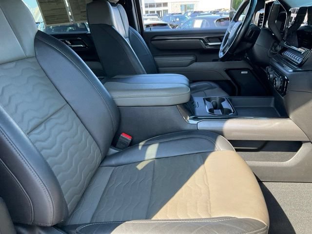 Used 2024 Chevrolet Silverado 2500 ZR2 w/ Technology Package AWD/4WD image 19