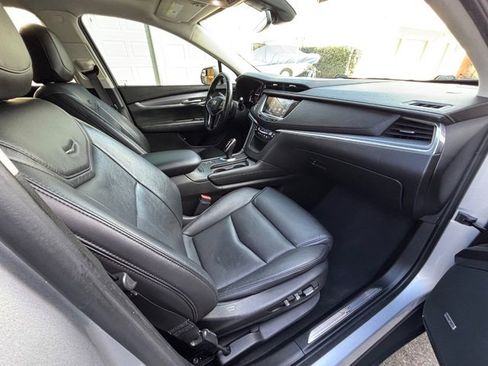 Used 2019 Cadillac XT5 Premium Luxury image 41
