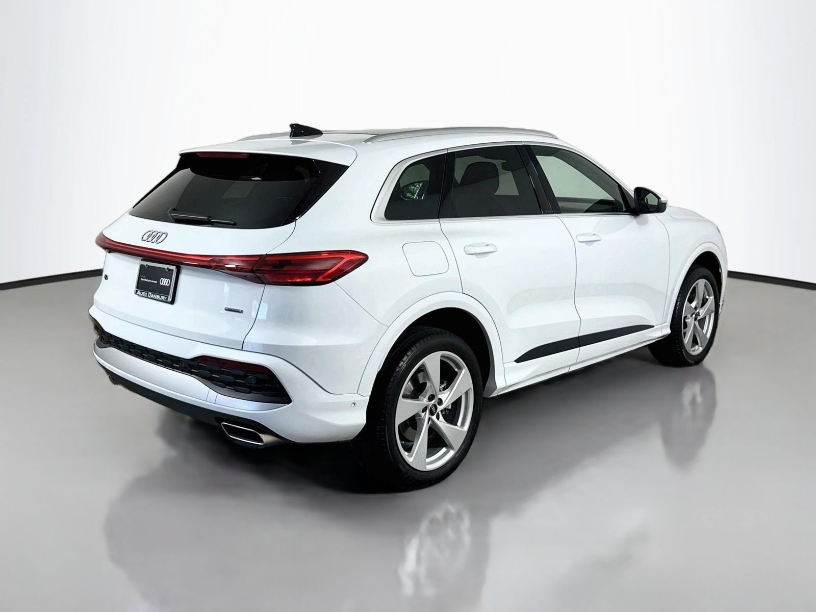 Certified 2025 Audi Q5 Premium w/ Premium Plus AWD/4WD image 9