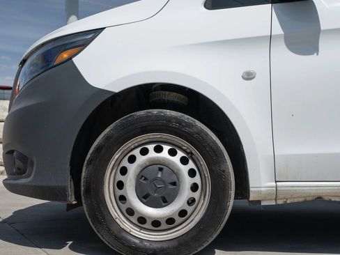 Used 2022 Mercedes-Benz Metris image 4