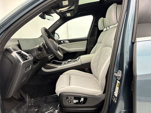 New 2026 BMW X7 xDrive40i AWD/4WD image 25