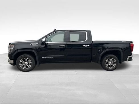 Used 2025 GMC Sierra 1500 SLT image 4