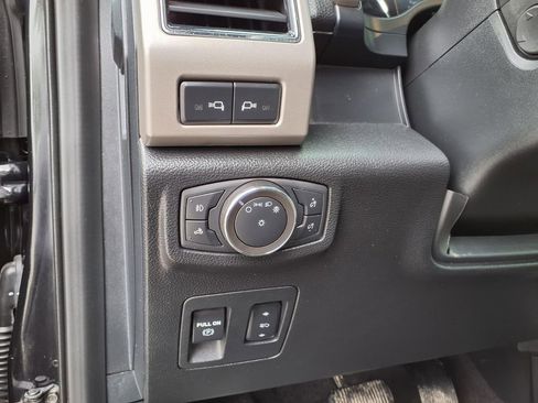 Used 2020 Ford F150 Lariat w/ Equipment Group 502A Luxury AWD/4WD image 26