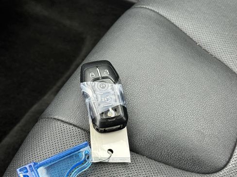 Used 2016 Ford Fusion Titanium image 29