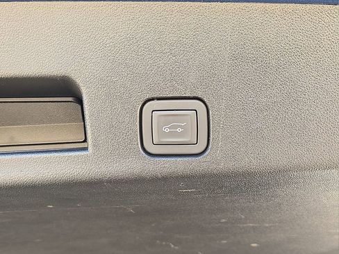 Used 2025 Buick Enclave Preferred image 14