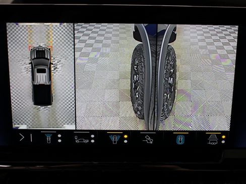 Used 2023 Chevrolet Silverado 1500 ZR2 w/ Technology Package image 19