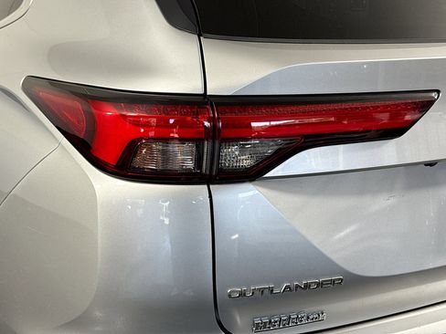 Used 2022 Mitsubishi Outlander SEL Black Edition image 36