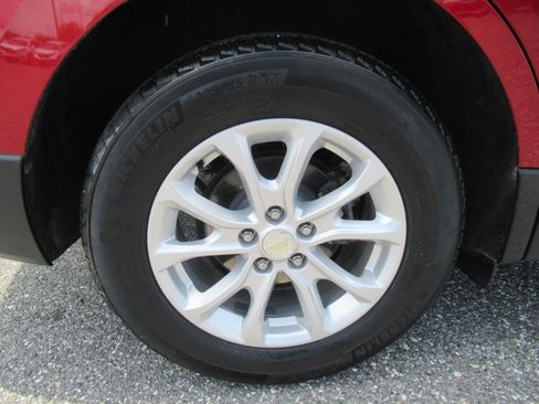 Used 2020 Chevrolet Equinox LT w/ LPO, Floor Liner Package FWD image 8