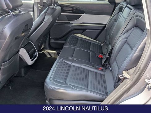 Used 2024 Lincoln Nautilus Reserve AWD/4WD image 15