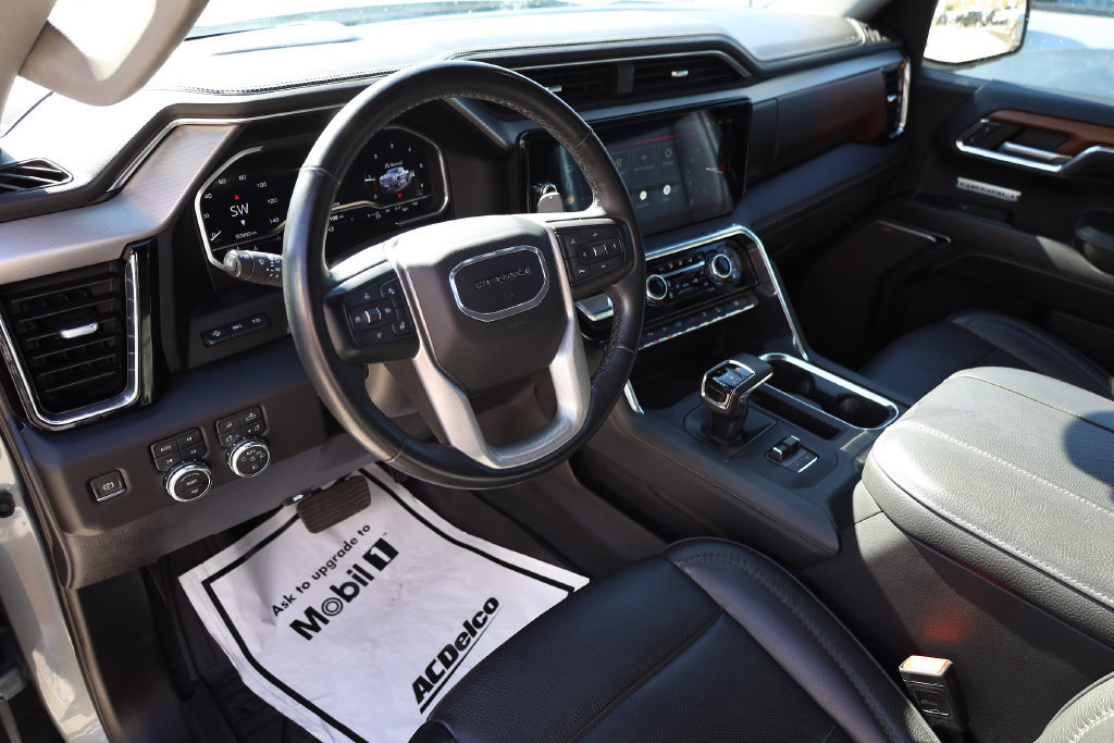 Used 2023 GMC Sierra 1500 Denali w/ Technology Package AWD/4WD image 12