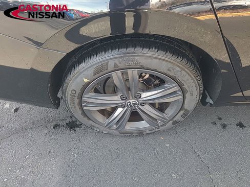 Used 2024 Volkswagen Jetta SE image 15