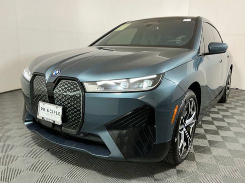 Used 2024 BMW iX xDrive50 w/ Premium Package AWD/4WD image 2
