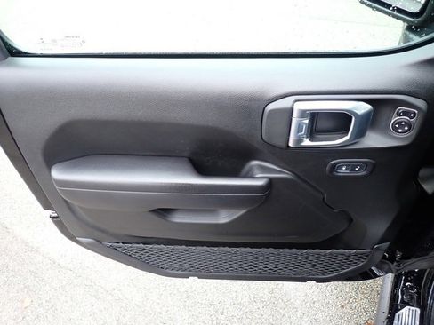 Used 2021 Jeep Wrangler Unlimited Willys image 17