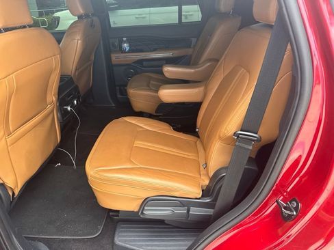 Used 2022 Ford Expedition Platinum RWD image 6