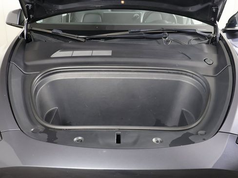 Used 2021 Tesla Model Y Long Range image 18