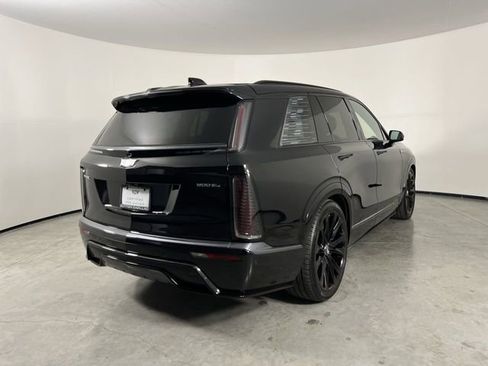 Used 2026 Cadillac Vistiq Platinum AWD/4WD image 8
