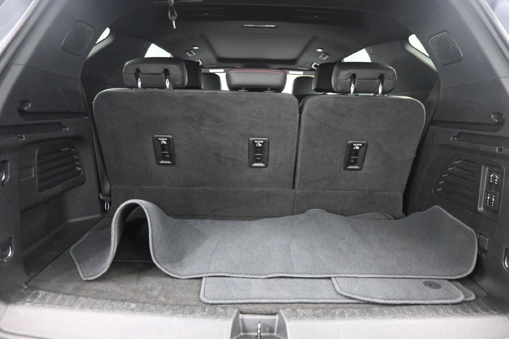Used 2025 Chevrolet Traverse RS w/ LPO, Floor Liner Package AWD/4WD image 12