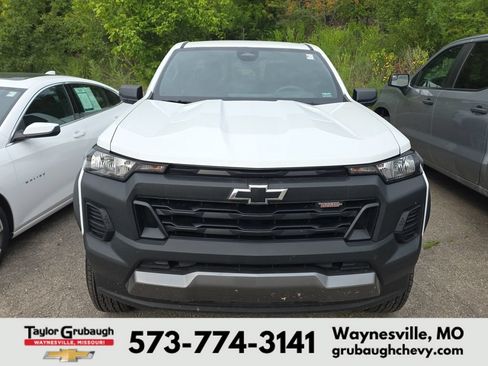 Used 2024 Chevrolet Colorado Trail Boss w/ Advanced Trailering Package AWD/4WD image 2