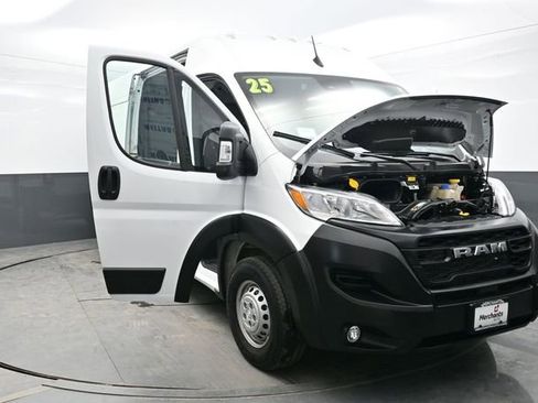 Used 2025 RAM ProMaster 2500 w/ Convenience Group image 38