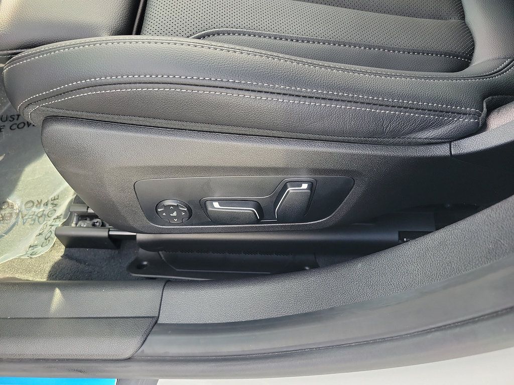 Used 2026 BMW 330i Sedan w/ M Sport Package RWD image 18