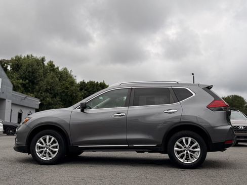 Used 2017 Nissan Rogue SL AWD/4WD image 2