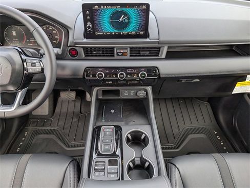 New 2025 Honda Pilot Touring image 7
