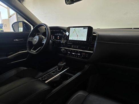 Used 2025 Nissan Pathfinder Platinum AWD/4WD image 31