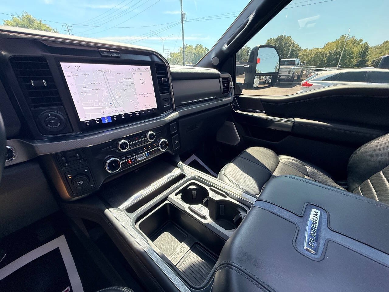 Used 2025 Ford F350 Platinum w/ FX4 Off-Road Package AWD/4WD image 32