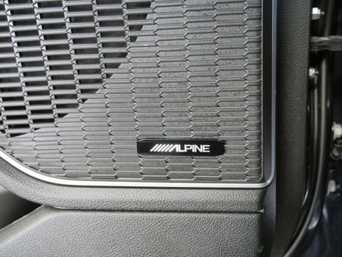 Used 2023 Jeep Grand Cherokee Limited w/ Luxury Tech Group II image 32