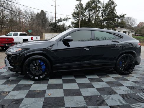 Used 2021 Lamborghini Urus image 9