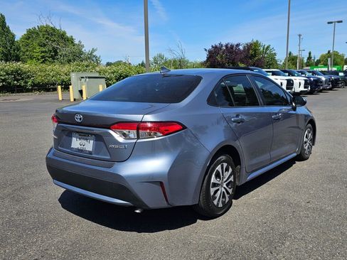 Used 2022 Toyota Corolla LE w/ Premium Interior Package FWD image 7
