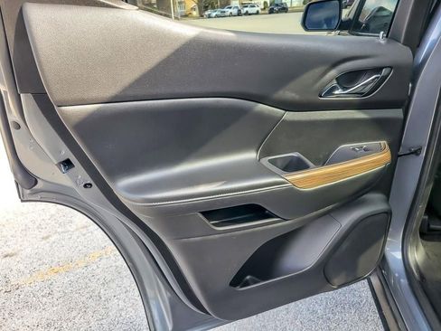 Used 2022 GMC Acadia SLE w/ Driver Convenience Package image 22