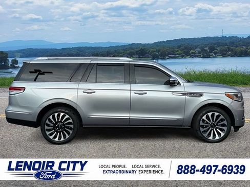Used 2024 Lincoln Navigator L Black Label AWD/4WD image 2
