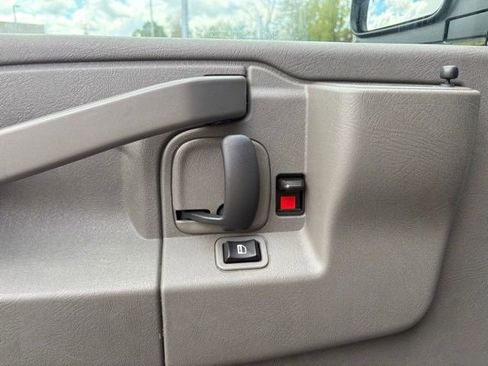 Used 2024 GMC Savana 2500 w/ Driver Convenience Package RWD image 27