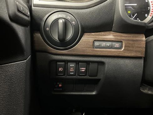 Used 2017 Nissan Titan Platinum Reserve AWD/4WD image 26