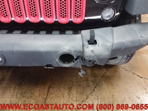 Used 2018 Jeep Wrangler Unlimited Sport S image 23